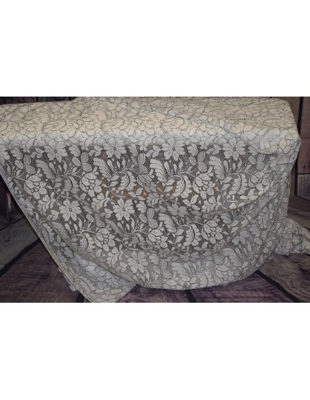 Pizzo biano con bordo nero